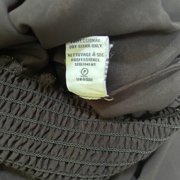 Diane von Furstenberg Kelley 100% Silk Dress — Style D950201O16, Size 8 - Picture 11 of 12